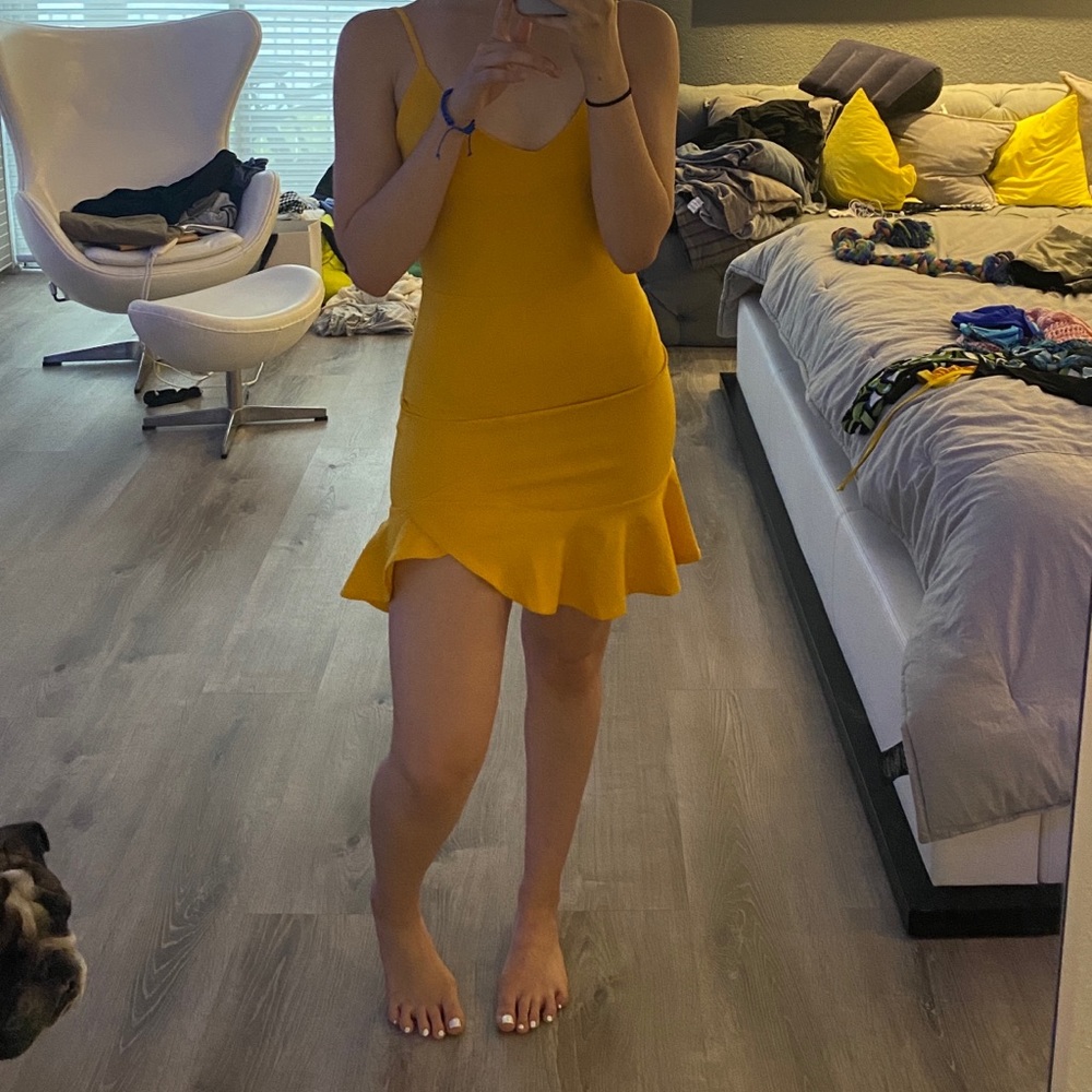 Adorable dress!